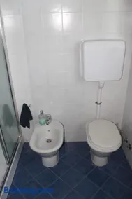 Sangiligio Countryside Villa, Private Rooms w Kitchen, Bath, Private Entrance, Crema - Image 3