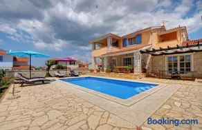 Grande villa accogliente e familiare con piscina - Image 2