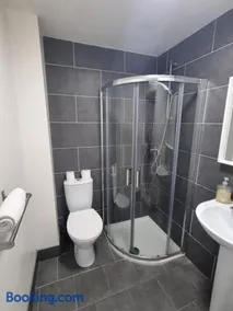 Rougey Lodge Hostel - Image 2