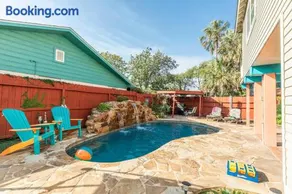 Tortuga Inn - Image 1