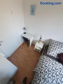 Angenehmes privatzimmer - Image 5