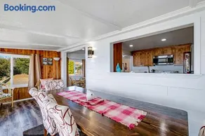 Fisherman's Dream Boat House - Image 4