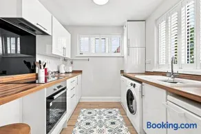 285 Rayleigh Road - Image 2