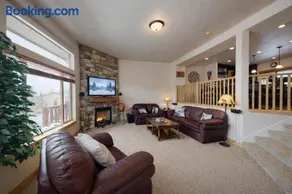 5452 Luge Lane Luxury - Image 1