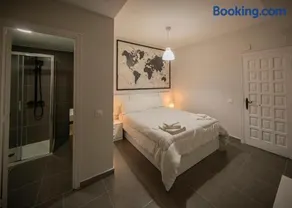 Aura Suites Viveiro - Image 1