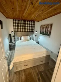 The Sugar Suite - Renovated with a View! Ski IN-OUT! Heated POOL, Hot tub, sauna, gym, AC, EV, adjustable bed - Image 2