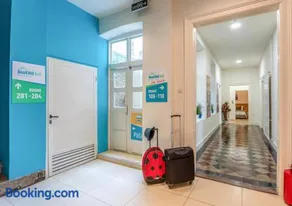 Booking En Suite - Image 4
