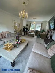 Beautiful 6 Bedroom House Oxford City - Image 4