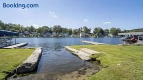 Family Friendly Lakefront Retreat with Private Dock, 2 Hrs from NYC - Image 1