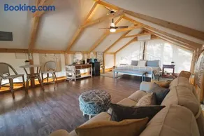 Lakefront Glamping Safari Tent 5 The Hummingbird - Image 2