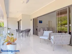 Cove Holiday Apartments - Image 5