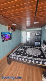 Amazing Ocean View Room for Couples - Image 2