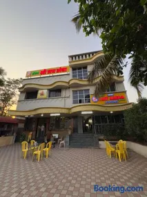Hotel Shree Jay Amba Deluxe - Image 1