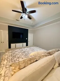 World Cup Retreat Luxury4BR Near Arlington&Dallas - Image 5