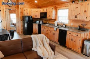 Cedar Wrapped Cozy Villa Cabin - 4 miles from Trails - Image 2