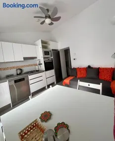 Rambla Retreats Apart Naranja in beautiful location with shared pool & hot tub - Image 2