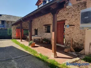 Casa Rural El Bierzo Oro en el Camino - Image 1