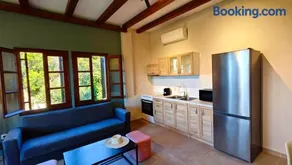 Villa Elizabeth Apartments - Image 3