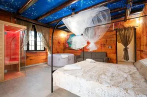 Suite Romantica con SPA Privata, Idromassaggio e Sauna - Image 2
