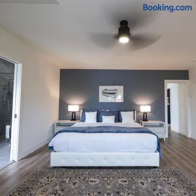 Captain Dan's Sunset Suite - Image 4