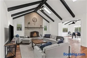 Elegant 4BR Tudor Retreat Spacious, Peaceful! - Image 1