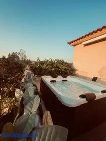 Villa Discover Evia - With Private Jacuzzi - Image 2
