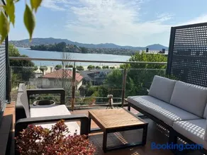 Apartamento en Baiona con vistas, terraza y garaje - Image 1
