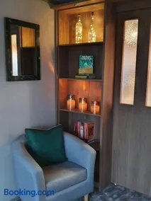 Beautiful Borders Cabin - Image 3