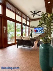 Bella Napoli Resort & Resto - Image 3