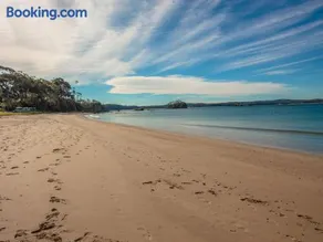 Caseys Beach Holiday Park - Image 2