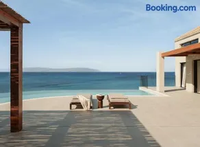 Sundara Estate, Exclusive Seaview Villa with Grand Pool & Direct Beach Access - Image 4