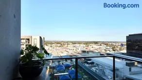 M-city shopping center Apartment - Executive Twin King Ensuites - Infinite Sky View - Fully equipped - Free parking, fast Wifi, smart TV plus Netflix, complementary drinks & amenities - Clayton, 3168, Victoria, Australia - Image 1