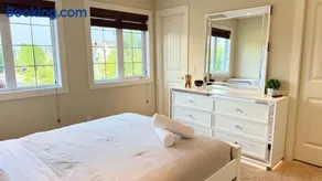 Spacious 3BR House in Aspen Hills - Image 3