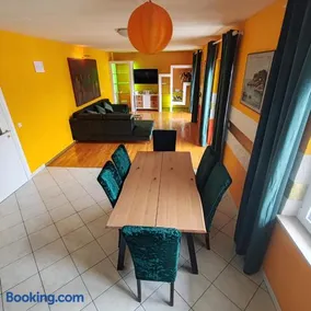 Pia Apartments - Image 1
