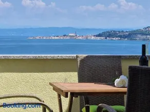 Villa del Golfo - Image 1