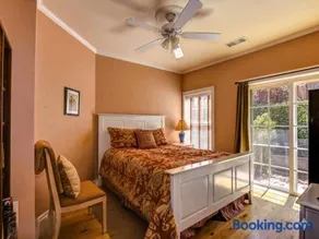 The Cottage-Near Downtown Historic Courthouse Square - Image 3