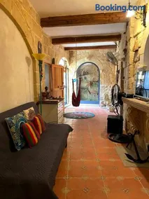 1500 Little Pink House in Kalkara Creek - Image 5
