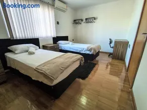 Flat Luxuoso de 3 quartos, 2 banheiros - Image 1