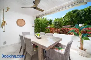 Glitter Bay Apartment 104 - Image 3