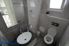 Olga Beach Apartment 28 - Image 4
