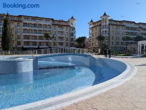 Royal Sun, Private Luxury Apartment 56 m, Pools, Mountain View - Image 3