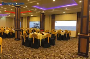 Royal Oshin Hotel - Image 4