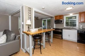 Cottage Near Cedar Point & Beach - Image 1
