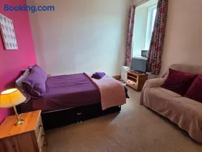 Station View Guest House - Image 4