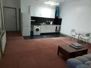 Queen Suite - Image 3