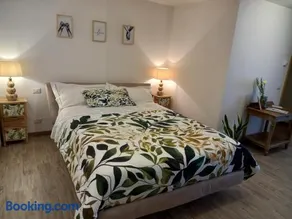 Camera privata con terrazza e giardino | Vista sulla città - Image 1