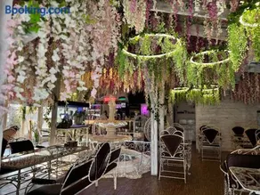 Viktoriya Family Hotel Restaurant complex - Image 5