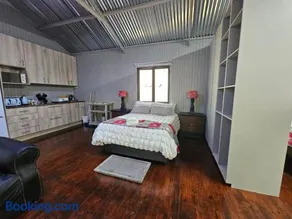 Whispering Creek Mountain Lodge - Image 2