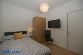 Town centre 4xbed 4xbath apartment - Image 5