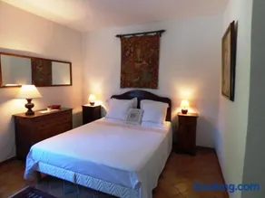 Semi-detached provencal farm with swimming pool - Image 2